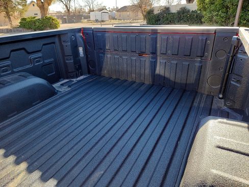 Used 2025 Chevrolet Silverado 1500 ZR2 w/ Technology Package image 8