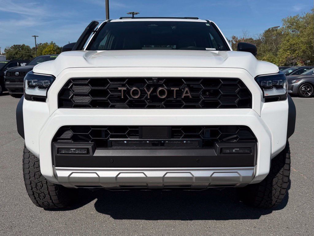 Used 2025 Toyota 4Runner Trailhunter AWD/4WD image 2