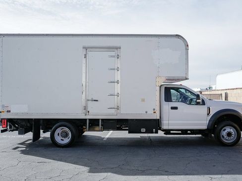 Used 2017 Ford F550 2WD Regular Cab Super Duty image 16