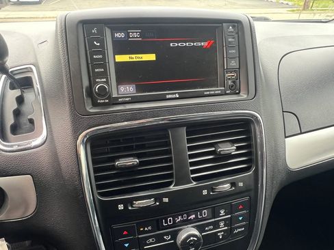 Used 2016 Dodge Grand Caravan R/T FWD image 18