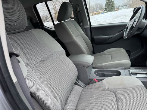Used 2010 Nissan Frontier SE AWD/4WD image 32