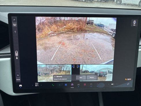 Used 2023 Tesla Model X Plaid image 6