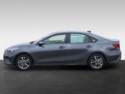 Used 2024 Kia Forte LXS image 7