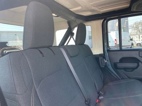 Certified 2025 Jeep Wrangler Unlimited Sport AWD/4WD image 19