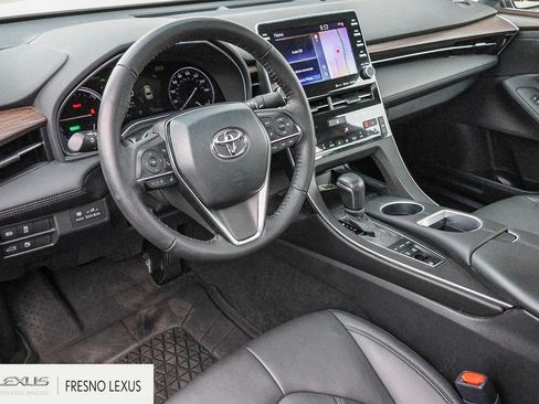 Used 2022 Toyota Avalon XLE image 19