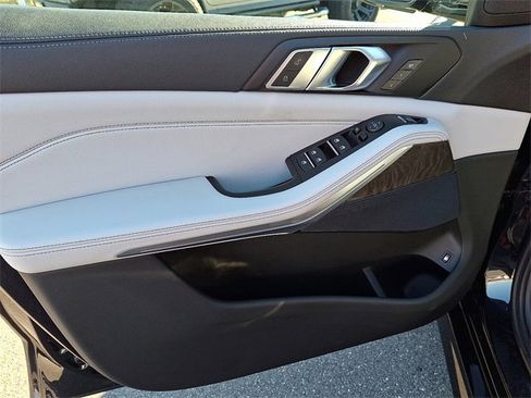 Used 2023 BMW X5 xDrive45e w/ M Sport Package image 15