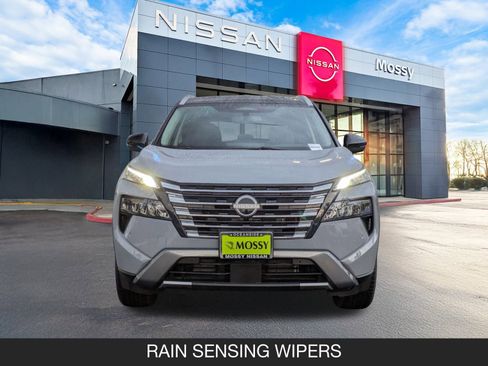 Certified 2025 Nissan Rogue SL w/ Tech Package image 4