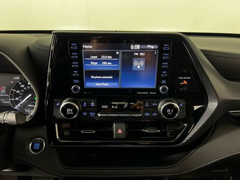 Certified 2021 Toyota Highlander XSE image 18