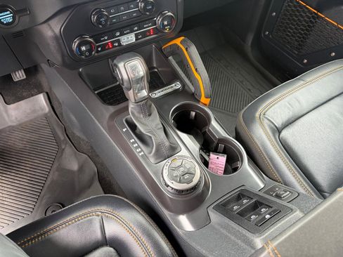 Used 2024 Ford Bronco Badlands image 25