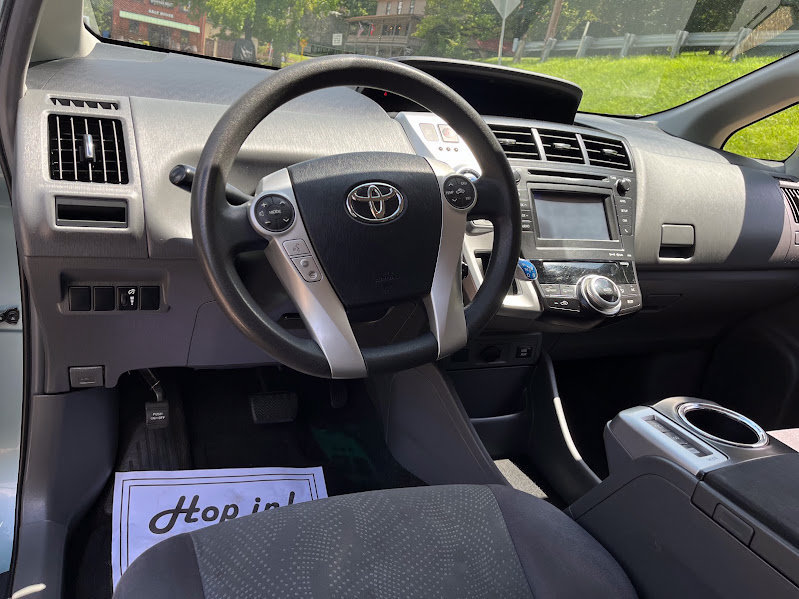 Used 2013 Toyota Prius V Three FWD image 10