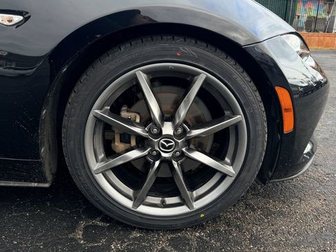 Used 2021 MAZDA MX-5 Miata Grand Touring image 13