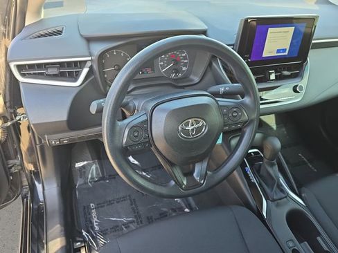Used 2025 Toyota Corolla LE FWD image 16