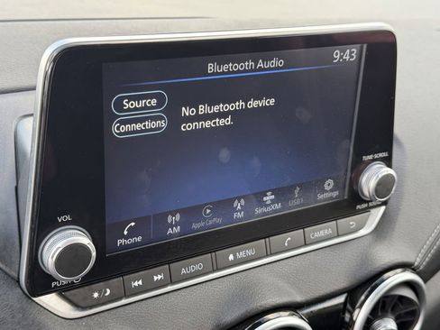 Used 2025 Nissan Sentra SV FWD image 17