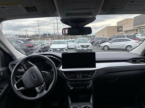 Used 2024 Ford Escape Platinum AWD/4WD image 6