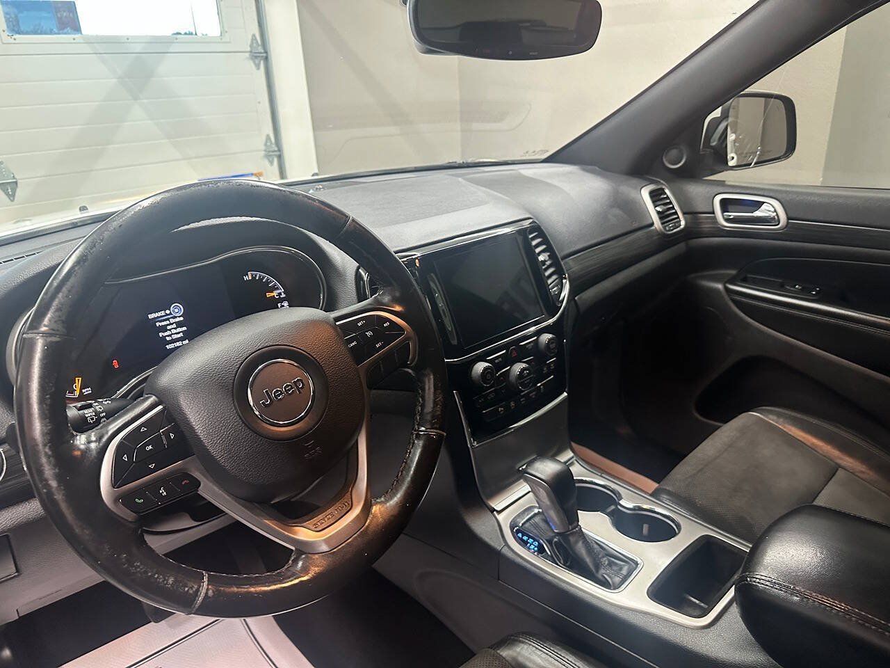 Used 2019 Jeep Grand Cherokee Altitude AWD/4WD image 19