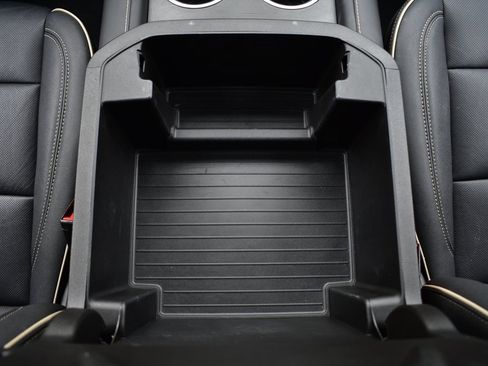 Used 2023 Chevrolet Suburban Premier image 39