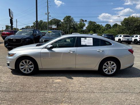 Used 2019 Chevrolet Malibu LT w/ Driver Confidence Package II FWD image 4