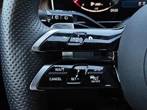 Certified 2025 Mercedes-Benz GLC 300 image 12