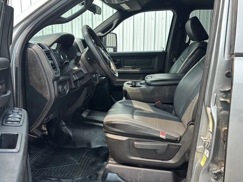 Used 2024 RAM 2500 Tradesman w/ Chrome Appearance Group AWD/4WD image 19