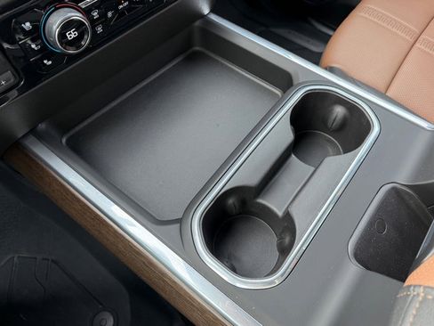 Used 2025 Chevrolet Silverado 2500 High Country w/ Technology Package image 32