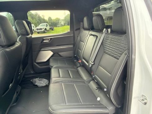 Used 2025 GMC Sierra EV Denali AWD/4WD image 6
