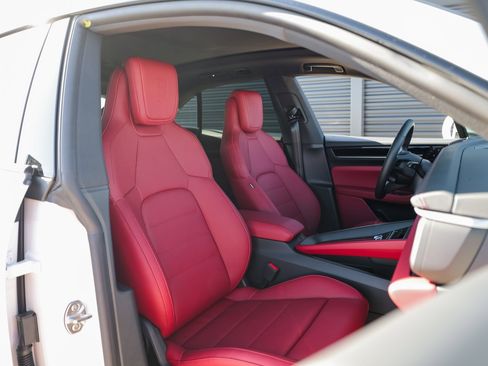 New 2025 Porsche Macan 4S Electric image 30