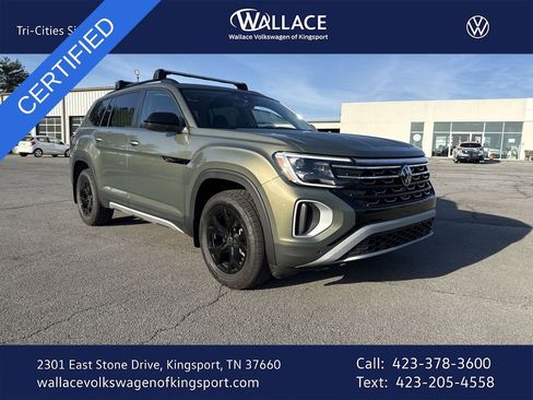 Used 2025 Volkswagen Atlas Peak Edition SE AWD/4WD image 1