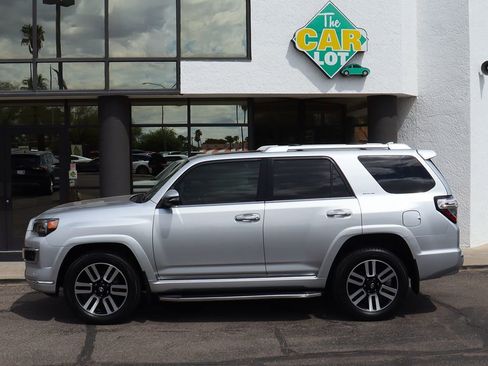 Used 2022 Toyota 4Runner Limited image 8