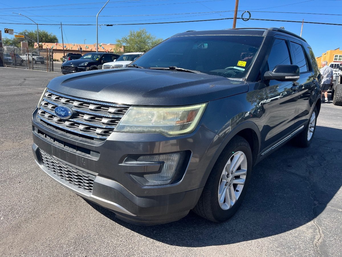 Used 2016 Ford Explorer XLT w/ Equipment Group 202A FWD image 7