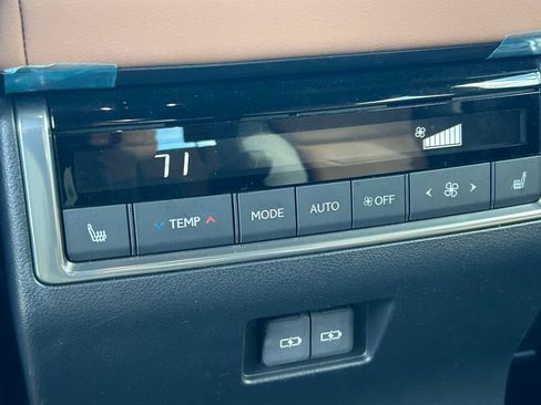 Used 2025 Lexus GX 550 AWD/4WD image 25