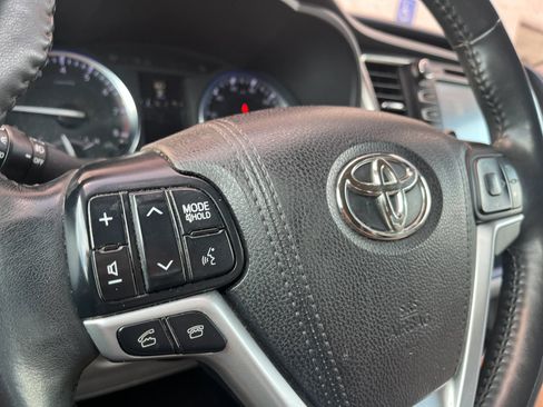 Used 2015 Toyota Highlander Limited Platinum AWD/4WD image 23