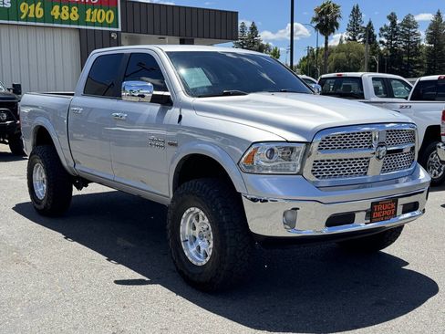 Used 2017 RAM 1500 Laramie AWD/4WD image 28