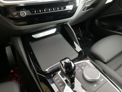 Used 2025 BMW X4 xDrive30i AWD/4WD image 48