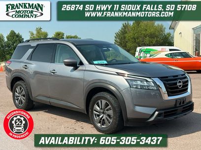 Used 2024 Nissan Pathfinder SV
