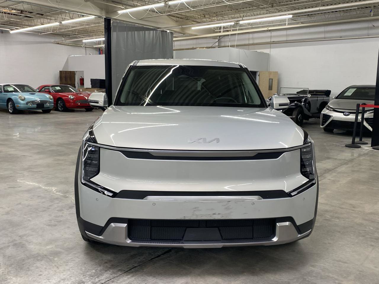 Used 2026 Kia EV9 Light RWD image 3