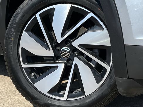 Used 2024 Volkswagen Atlas SE FWD image 29