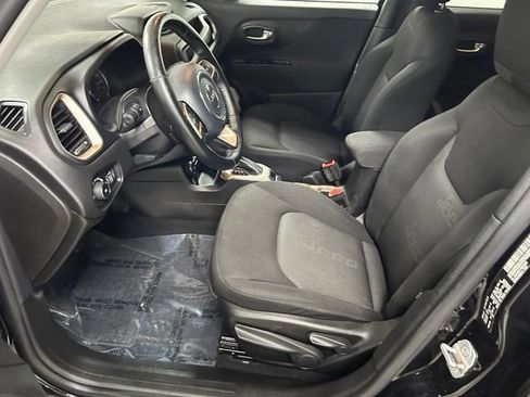 Used 2016 Jeep Renegade Latitude w/ Cold Weather Group AWD/4WD image 12