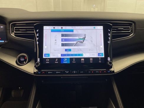 New 2026 Jeep Grand Wagoneer 2WD image 12