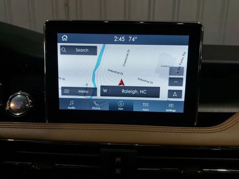 Used 2020 Lincoln Corsair Reserve w/ Elements Package FWD image 23