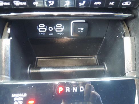Used 2024 Jeep Grand Cherokee L Limited AWD/4WD image 19