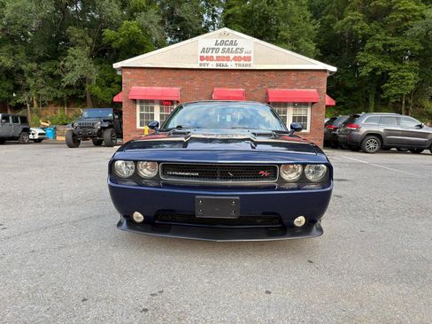 Used 2014 Dodge Challenger R/T RWD image 2