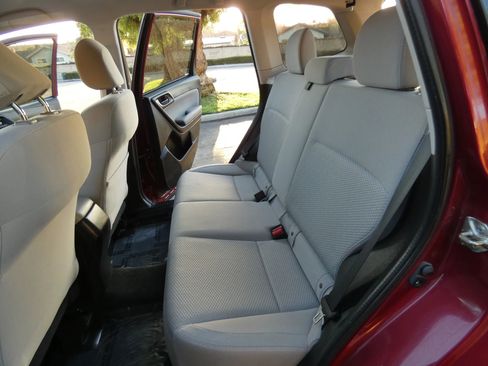 Used 2018 Subaru Forester 2.5i w/ Alloy Wheel Package image 48