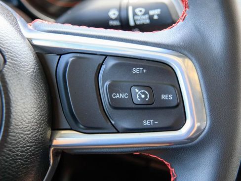 Used 2023 Jeep Gladiator Rubicon w/ Cold Weather Group AWD/4WD image 15