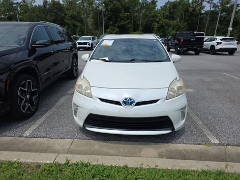 Used 2013 Toyota Prius Two FWD image 2