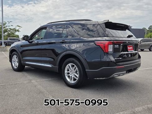 Used 2025 Ford Explorer Active w/ Active Comfort Package RWD image 3