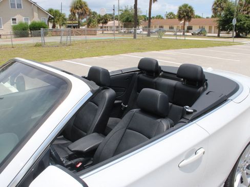 Used 2013 BMW 135i Convertible RWD image 26