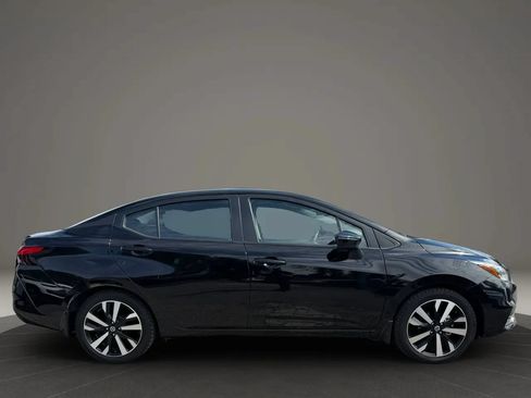 Used 2022 Nissan Versa SR w/ Electronics Package FWD image 4