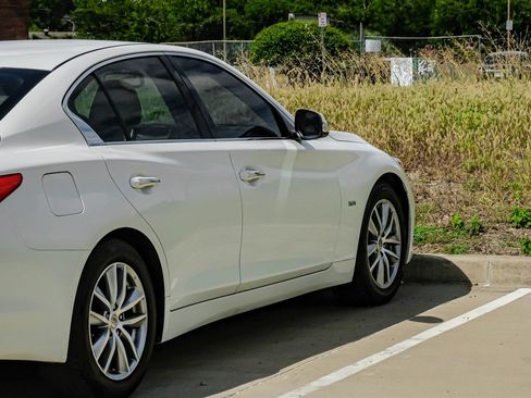 Used 2016 INFINITI Q50 3.0t Premium w/ Cargo Package RWD image 12