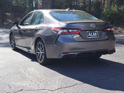 Used 2024 Toyota Camry SE FWD image 6