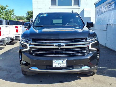 Used 2022 Chevrolet Tahoe LT w/ LT Signature Package AWD/4WD image 2